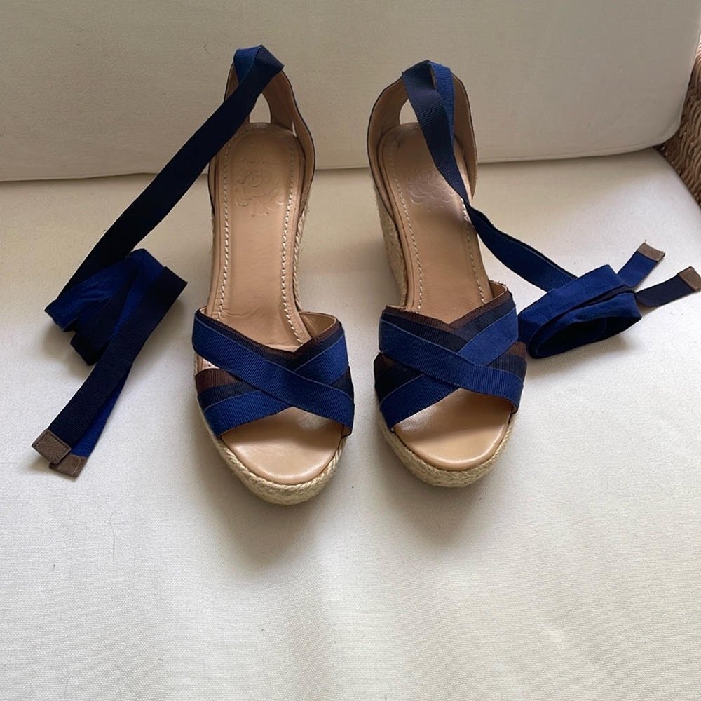 Espadrille wedges with tie straps